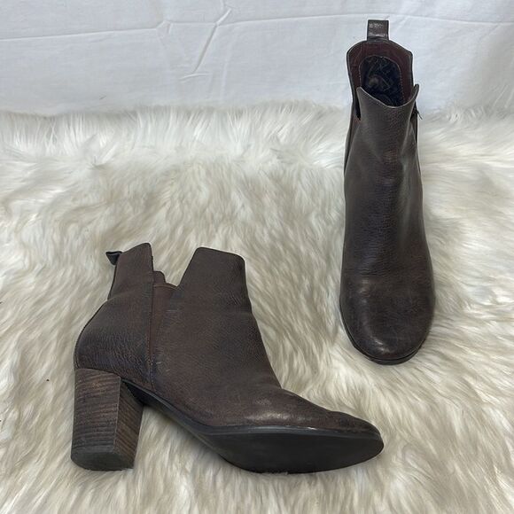 Cole Hahn Brown Textured Stacked Heel Leather Pull On Ankle Booties Sz 6.5 - Picture 1 of 8